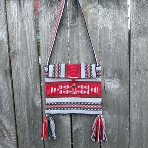Vintage woven shoulder bag